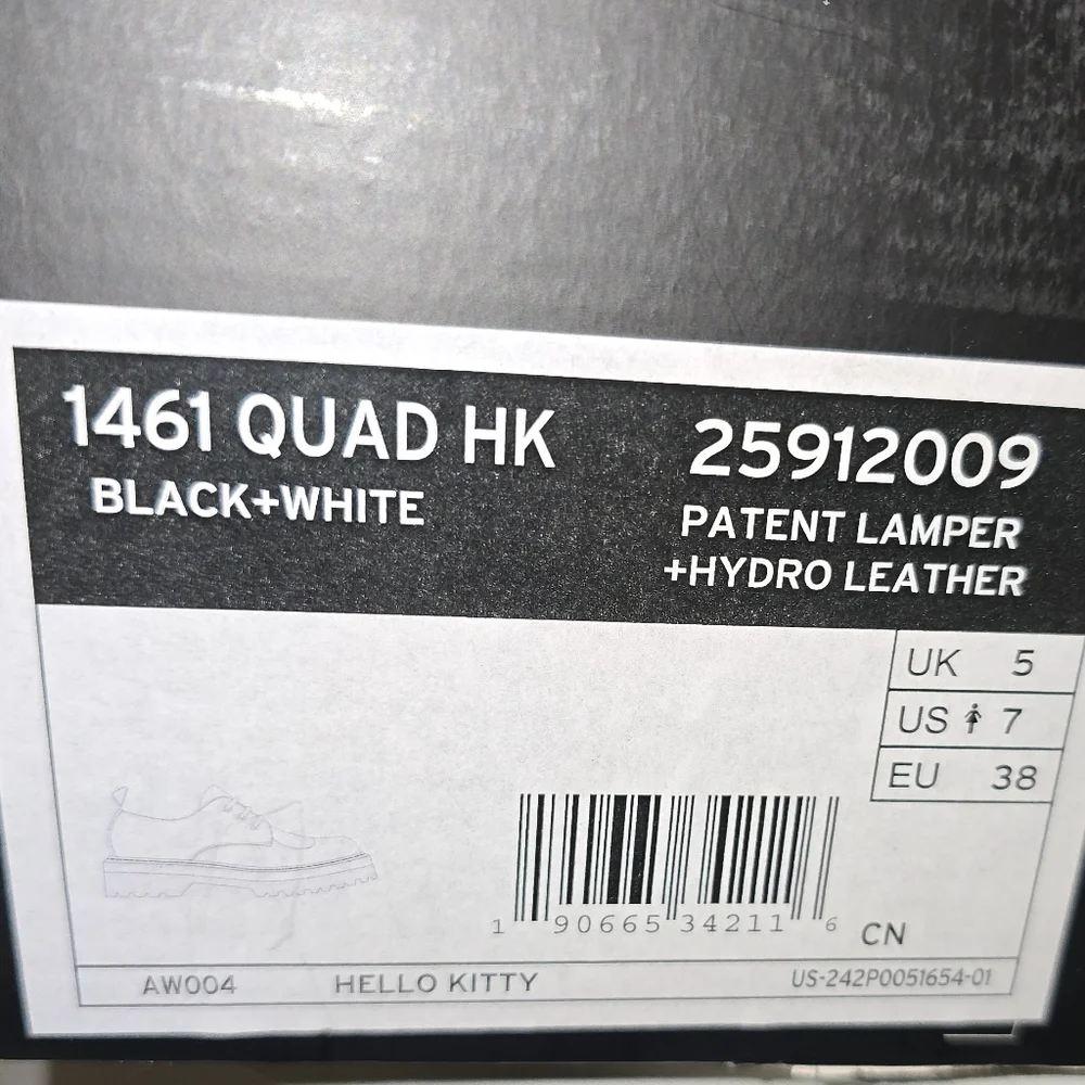 Dr. Martens Hello Kitty 60 Years 1461 Quad HK Patent Lamper Hydro Leather 7 - Picture 8 of 16